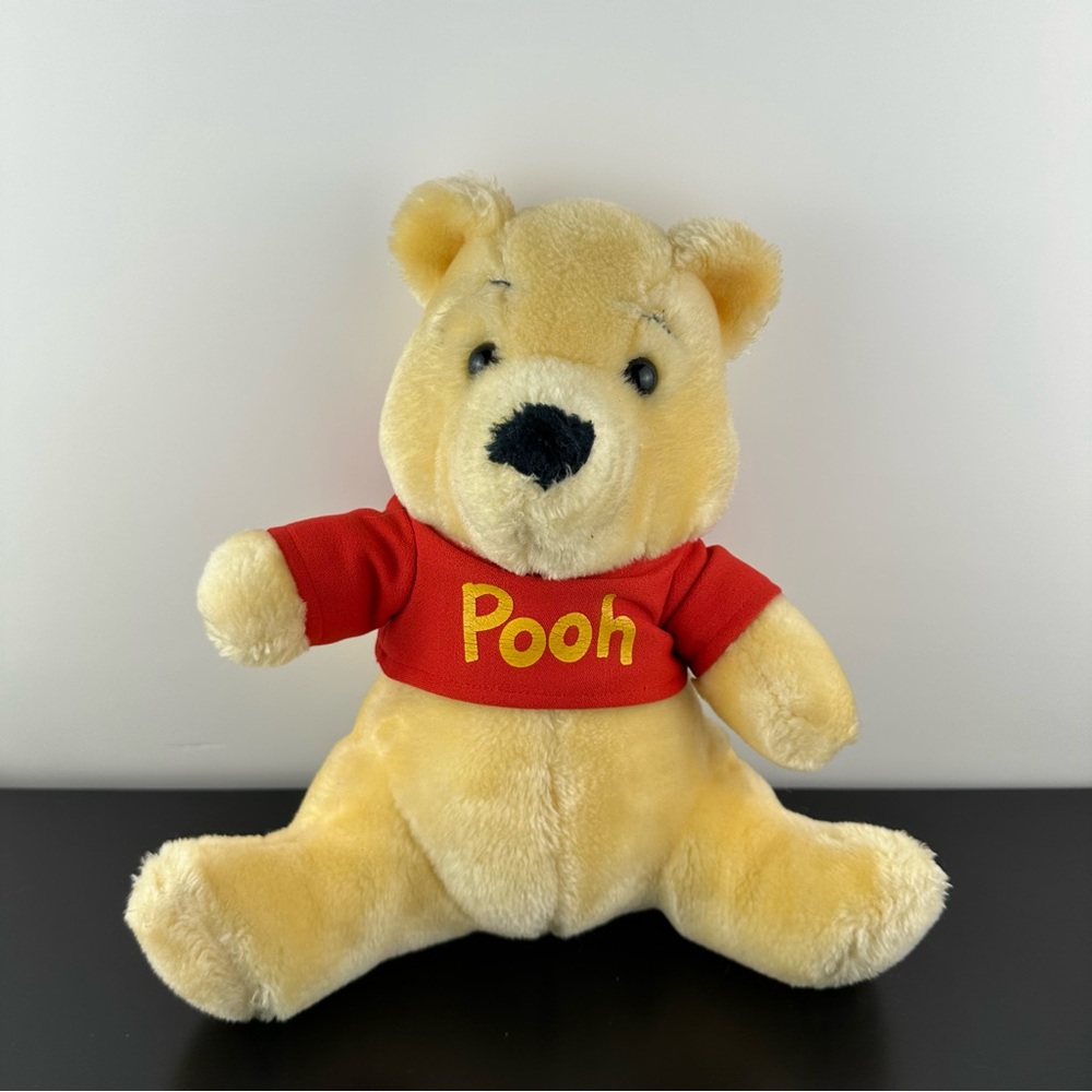 Vintage Winnie the Pooh by Sears Disney Plush Stuffed Animal Sitting Bag 11”